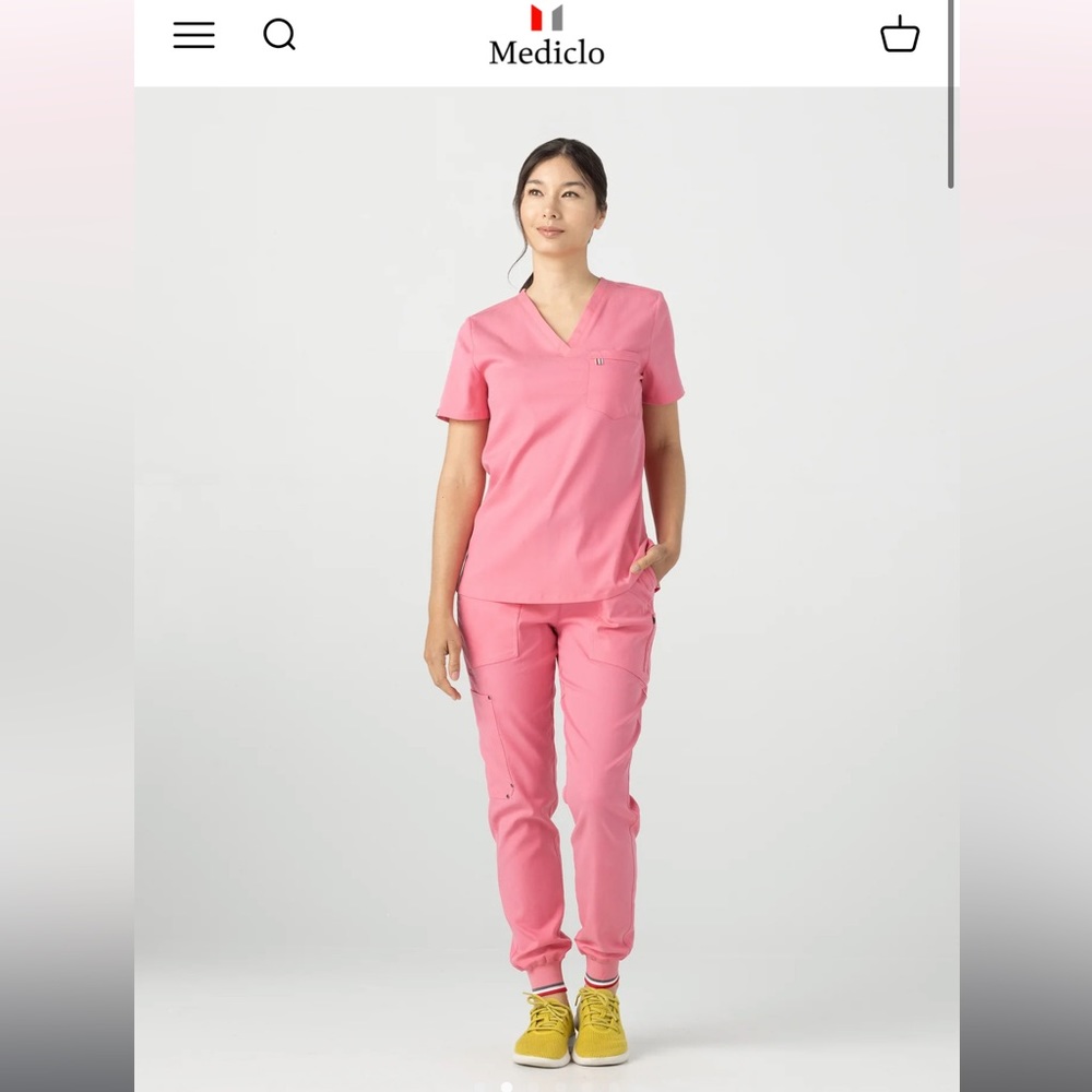 Mediclo rose pink scrubs size M